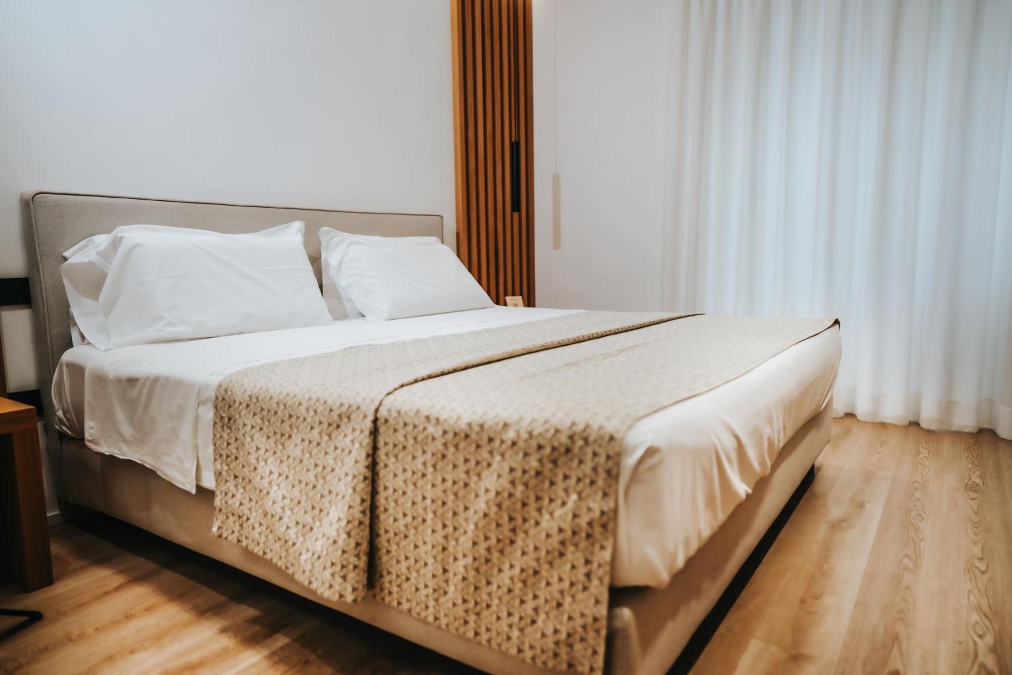 Plana Hotel Касерта Екстериор снимка