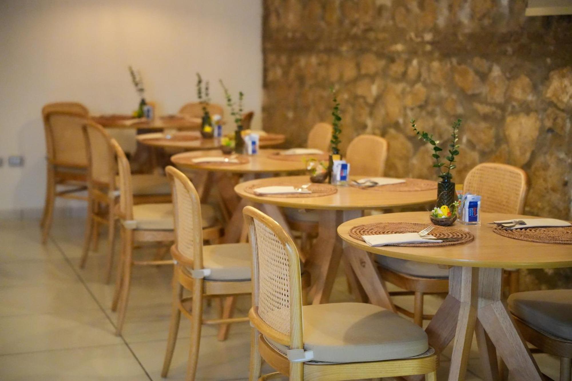Plana Hotel Касерта Екстериор снимка