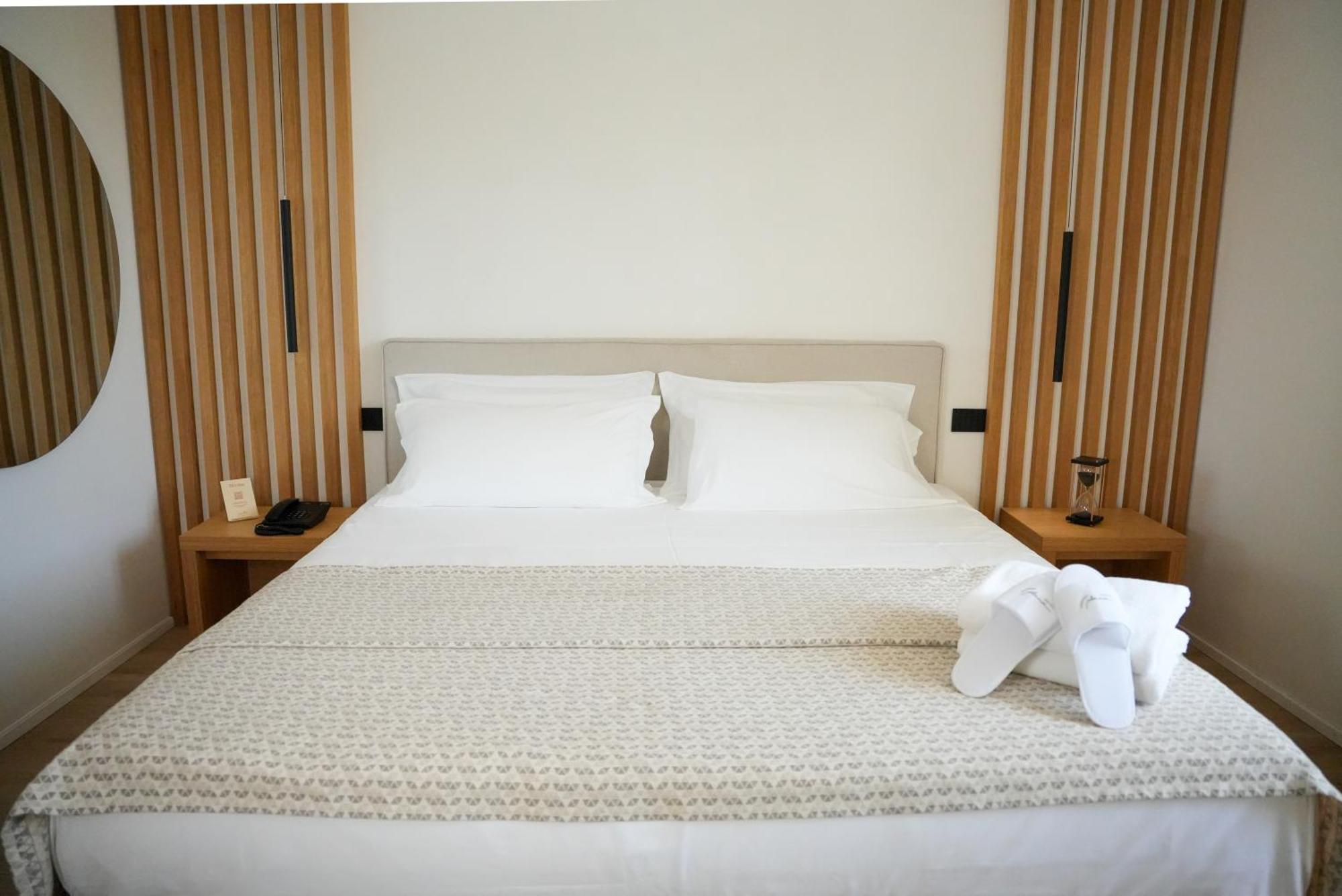 Plana Hotel Касерта Екстериор снимка