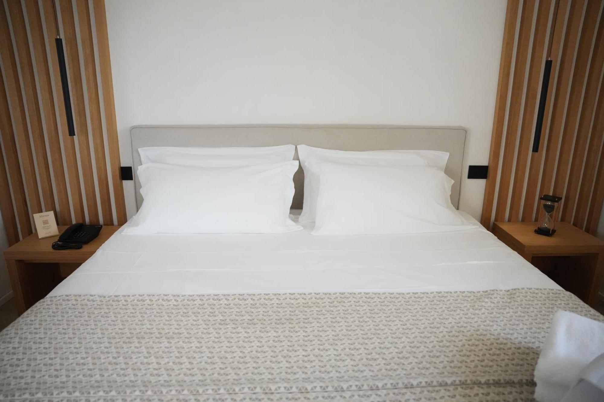 Plana Hotel Касерта Екстериор снимка