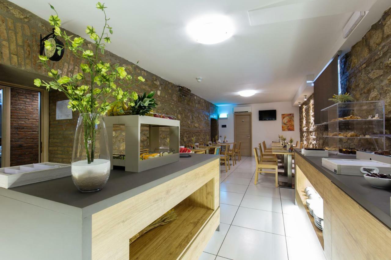 Plana Hotel Касерта Екстериор снимка
